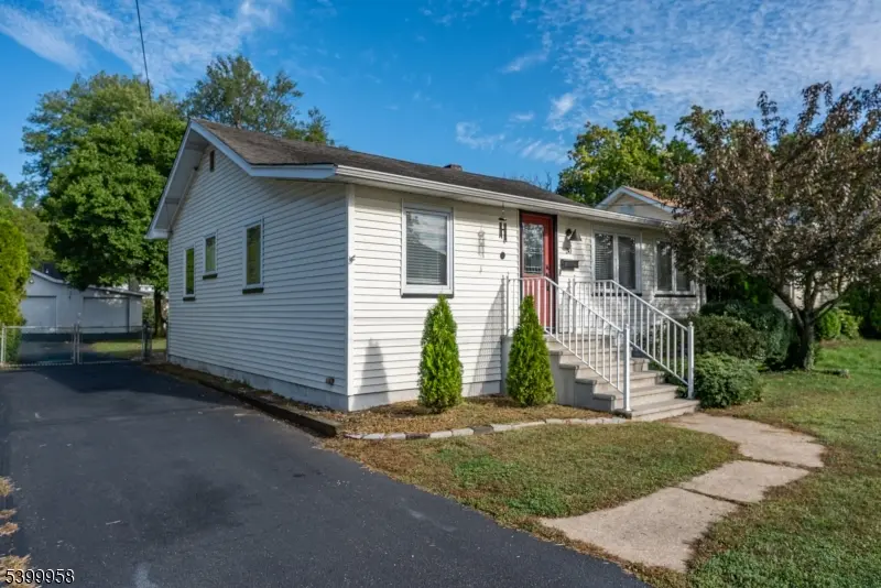 30 S Valley Rd, Lincoln Park Boro, NJ 07035