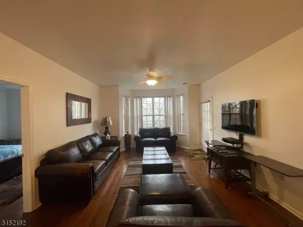 Elmwood Park Boro, NJ 07407,132 Cory Ln