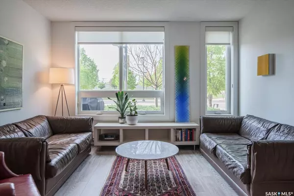 232 Sonnenschein WAY,  Saskatoon,  SK S7M 5N7