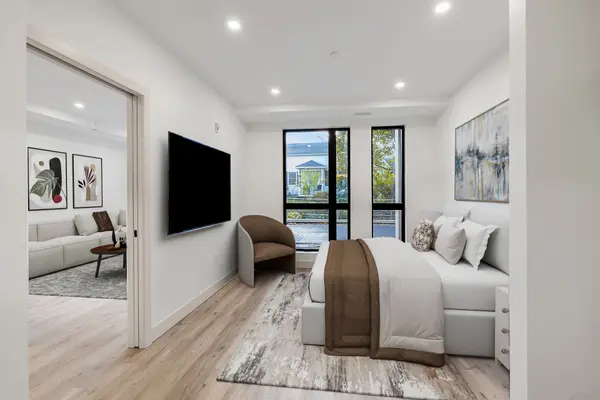 Lincoln, ON L0R 1B1,4390 Hillview DR #204