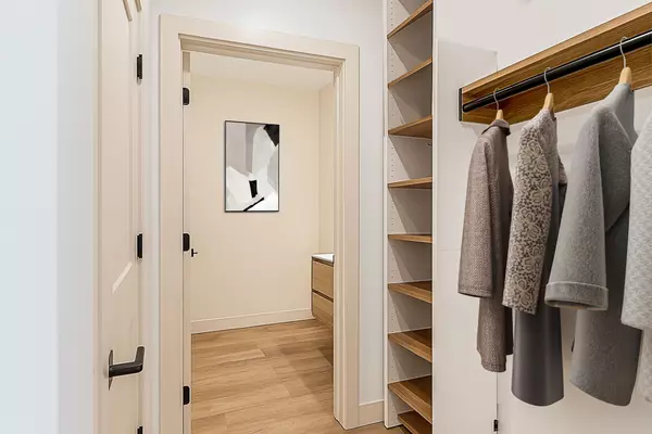 Lincoln, ON L0R 1B1,4390 Hillview DR #204