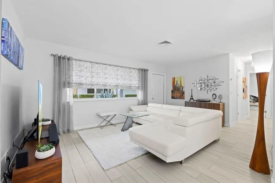 2439 Polk St #10, Hollywood, FL 33020