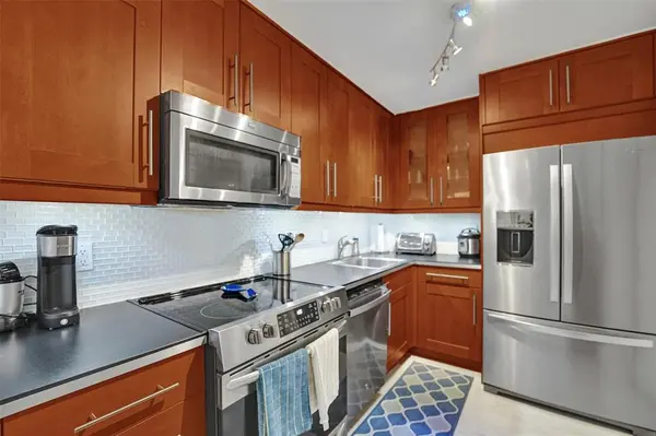 Wilton Manors, FL 33305,1930 NE 2nd Ave #102L