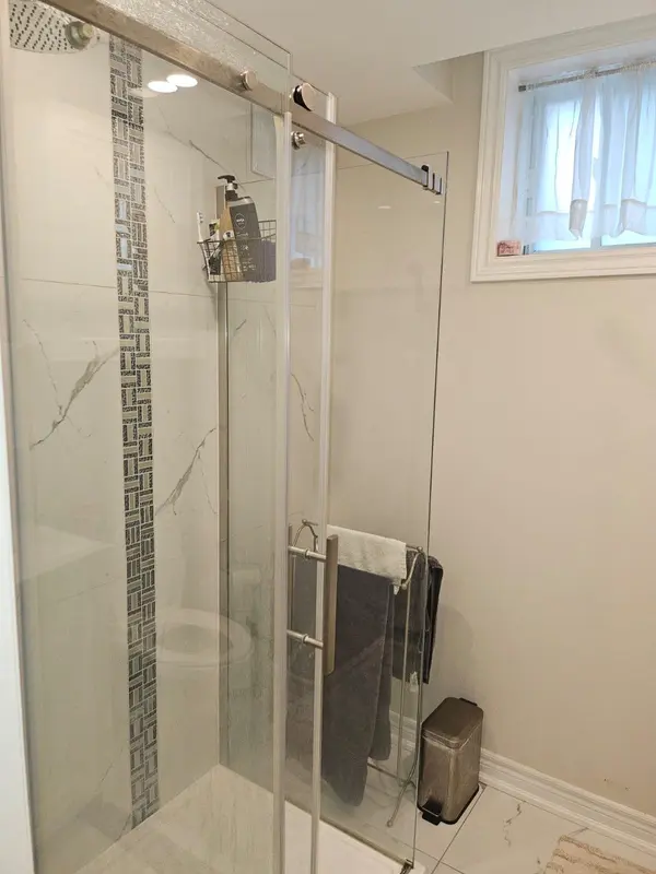 Barrie, ON L4N 9S7,8 Grace CRES #BSMT