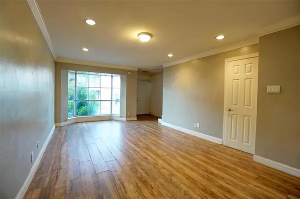 Dallas, TX 75220,3420 Hidalgo Drive #206