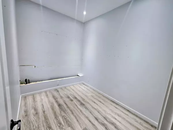 Toronto C03, ON M6E 2W1,371 Oakwood AVE ##A