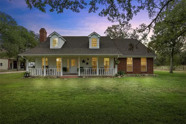 649 Raceway Road, Axtell, TX 76624