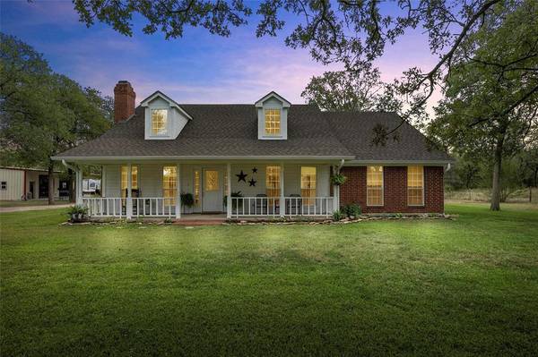 649 Raceway Road, Axtell, TX 76624