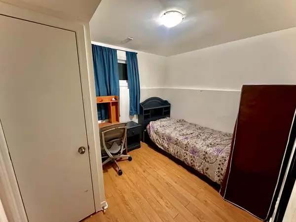 Toronto E10, ON M1E 5A1,54 Emcarr DR #BSMT