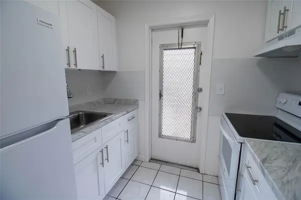 Hollywood, FL 33020,2537 Lincoln Street #16