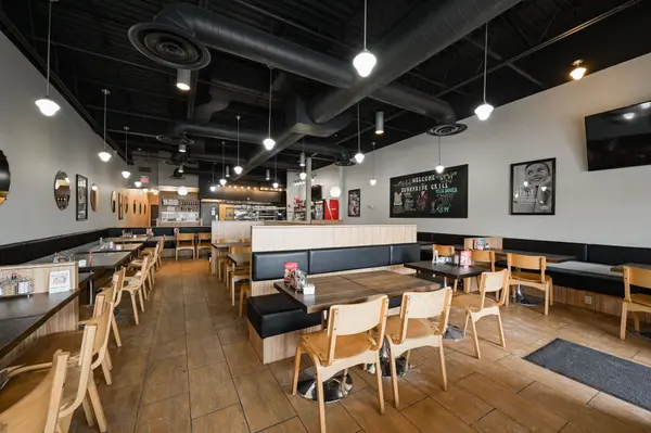 Oakville, ON L6H 7E4,2501 Prince Michael DR #D3