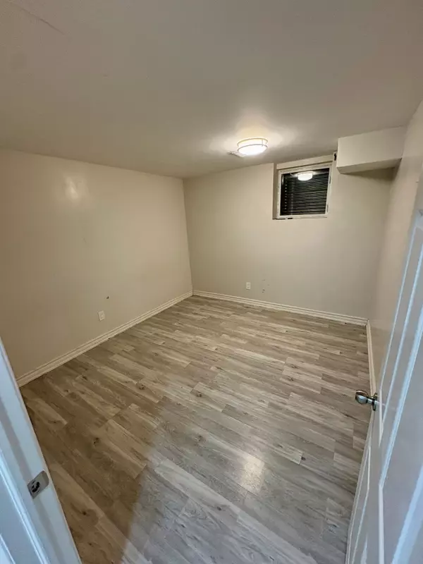 Brampton, ON L6Z 2Z7,92 Evalene CT