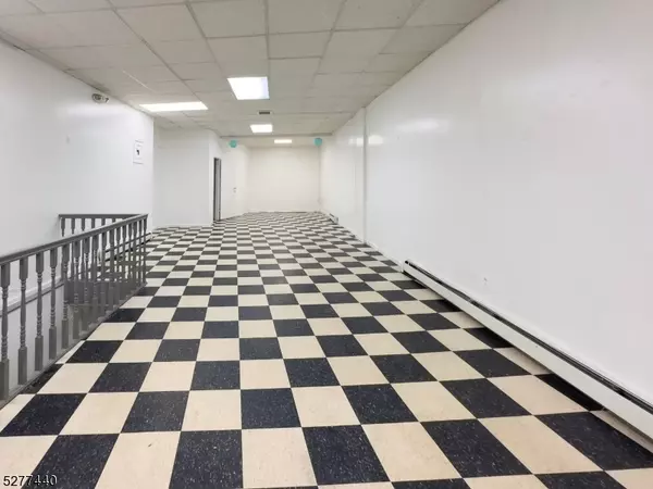 Jersey City, NJ 07306,449 Hoboken Ave