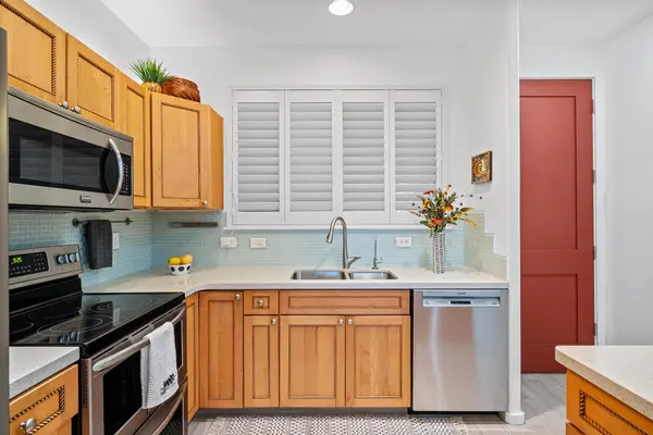 Kailua-kona, HI 96740,75-346 HUALALAI RD #B105