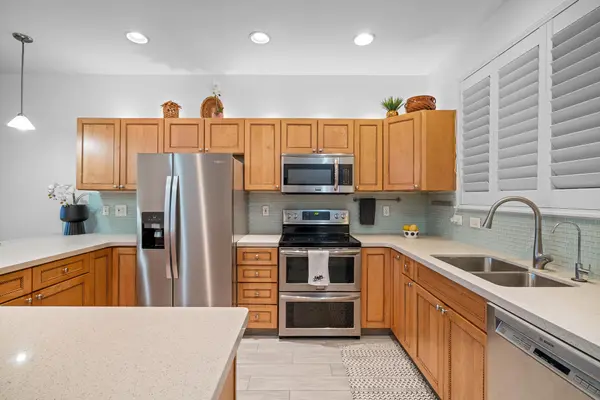 Kailua-kona, HI 96740,75-346 HUALALAI RD #B105