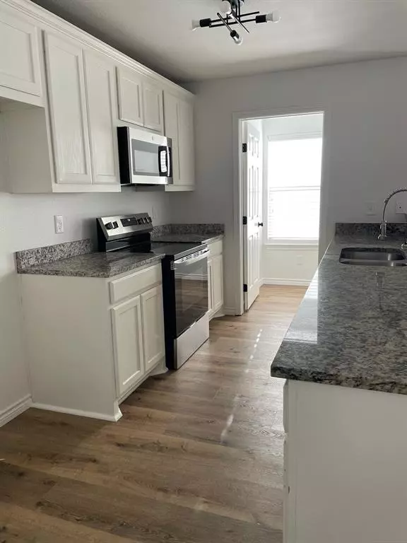 Terrell, TX 75160,212 Mineral Wells Street