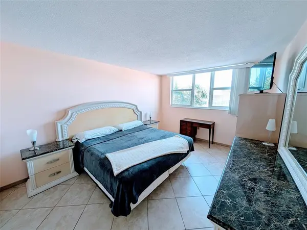 Hallandale Beach, FL 33009,1893 S Ocean Dr #405