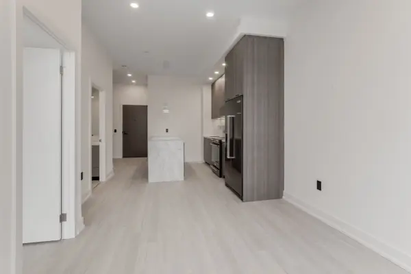 Toronto W04, ON M6A 2V1,31 York Garden WAY #1204