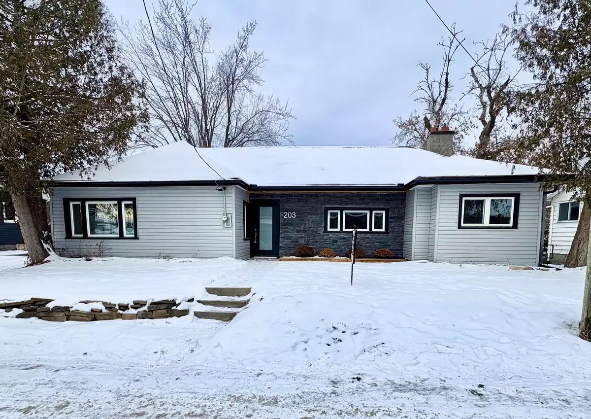 Mississippi Mills, ON K0A 1A0,203 Adelaide ST