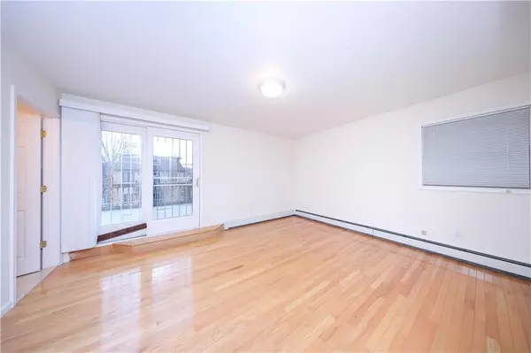 Fresh Meadows, NY 11366,75-59 195th ST