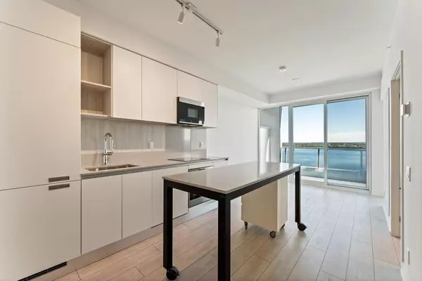 Barrie, ON L4N 1S9,39 Mary ST #1710