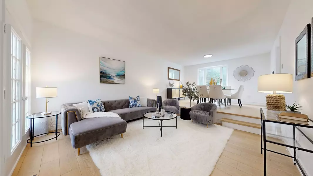 62 Bishop CRES, Markham, ON L3P 4N7