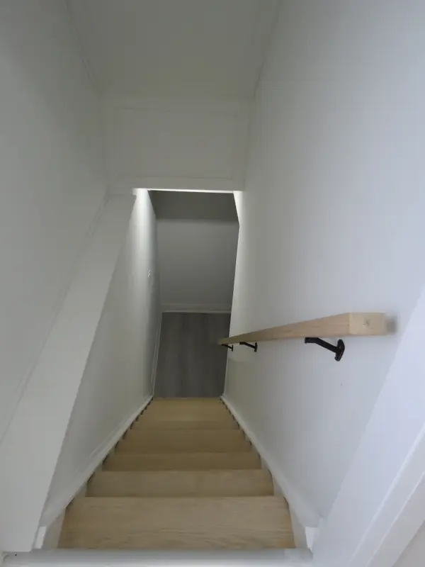 Oshawa, ON L1J 7B3,195 Castlebar CRES