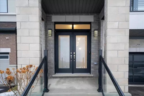 East Gwillimbury, ON L9N 0Y3,508 Seaview HTS