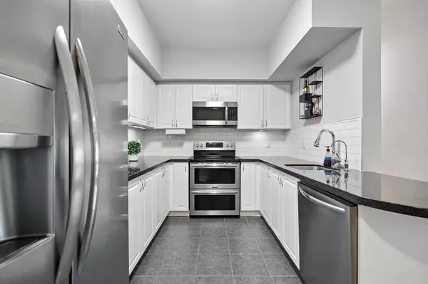 Barrie, ON L9J 0H5,306 ESSA RD #112