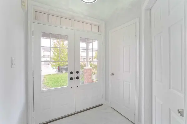 Barrie, ON L4N 6R7,87 Pearcey CRES