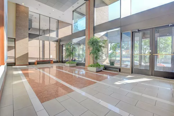 Manor Park - Cardinal Glen And Area, ON K1K 2X5,515 ST LAURENT BLVD #812