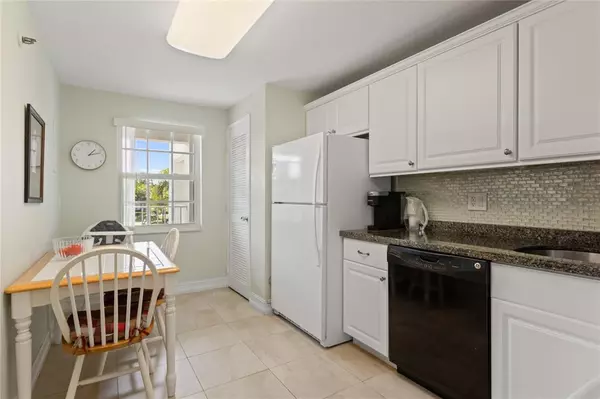 Pompano Beach, FL 33069,4015 W Palm Aire Dr #304