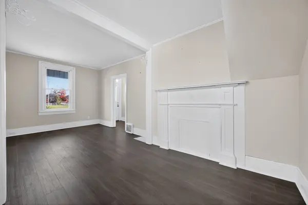 Barrie, ON L4N 1W9,52 Parkside DR