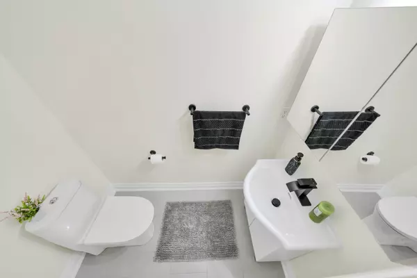 Mississauga, ON L5A 2X4,3077 Cawthra Road N/A #18