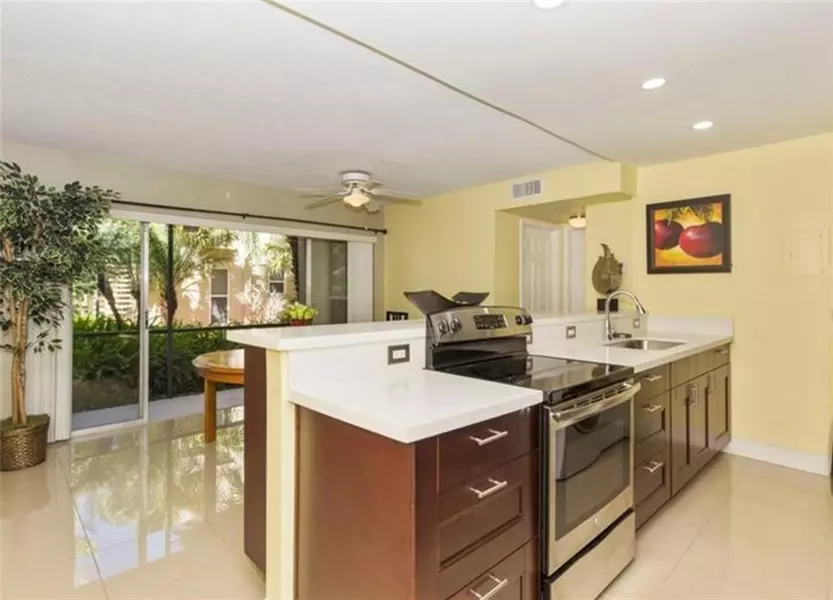 5276 NE 6th Ave #f19, Oakland Park, FL 33334