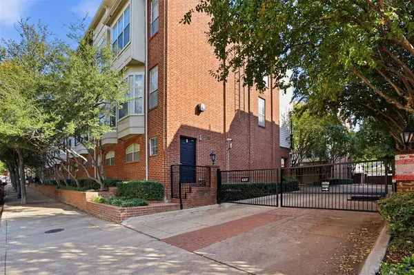 2902 State Street #5, Dallas, TX 75204