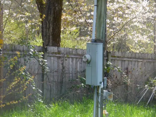 Glendale, OR 97442,765 TUNNEL RD