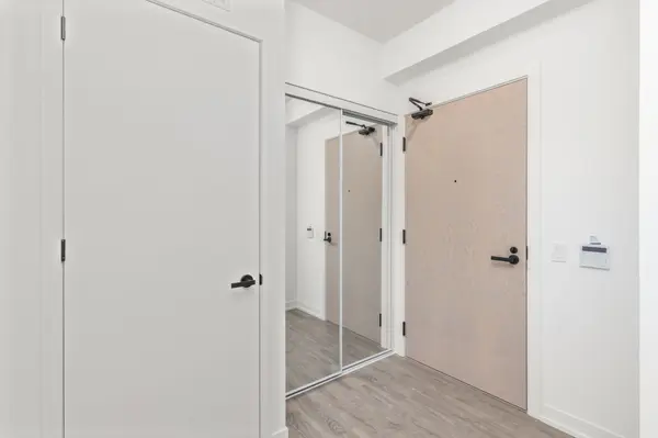 8 Interchange WAY #3015, Vaughan, ON L4K 0R2