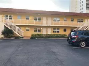 Fort Lauderdale, FL 33305,2121 N ocean #3