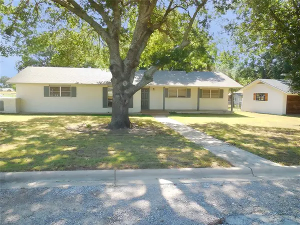 1249 N Holland Street,  De Leon,  TX 76444