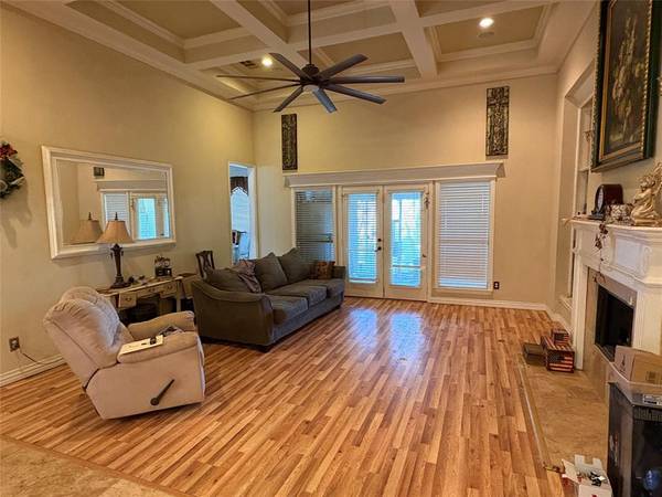 Fort Worth, TX 76112,709 Timberview Court N