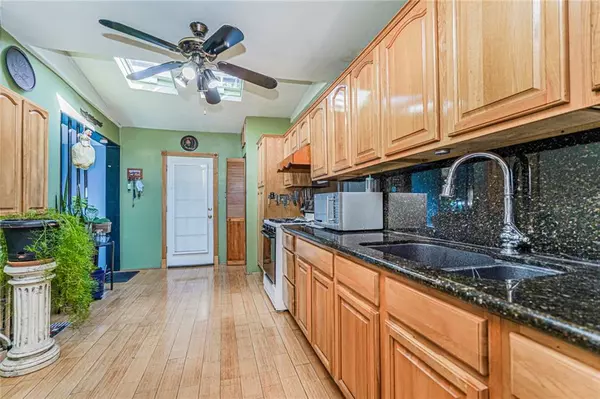 Staten Island, NY 10306,124 Hett AVE