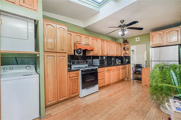 Staten Island, NY 10306,124 Hett AVE