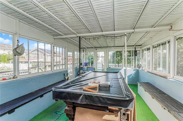 Staten Island, NY 10306,124 Hett AVE