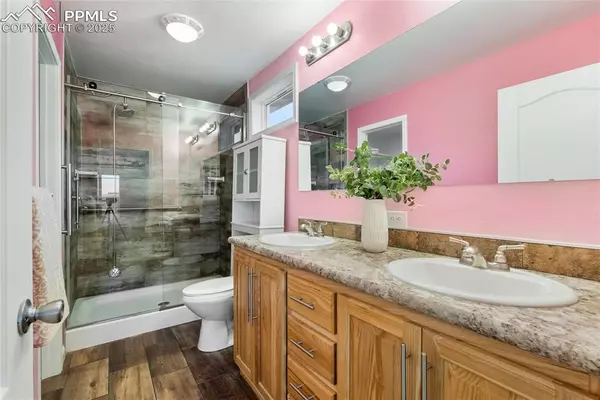 Colorado Springs, CO 80922,4327 Kingfisher PT