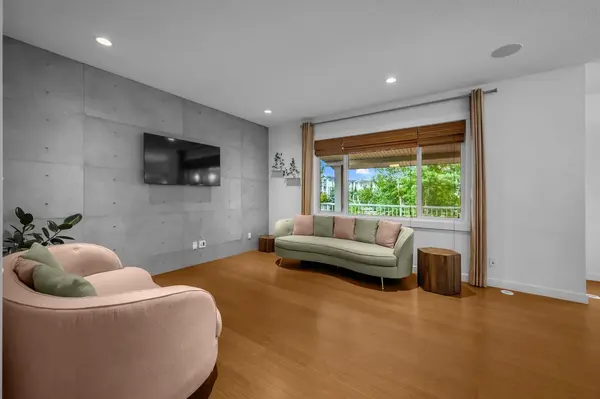 Calgary, AB T3M1M3,233 Cranarch Common SE