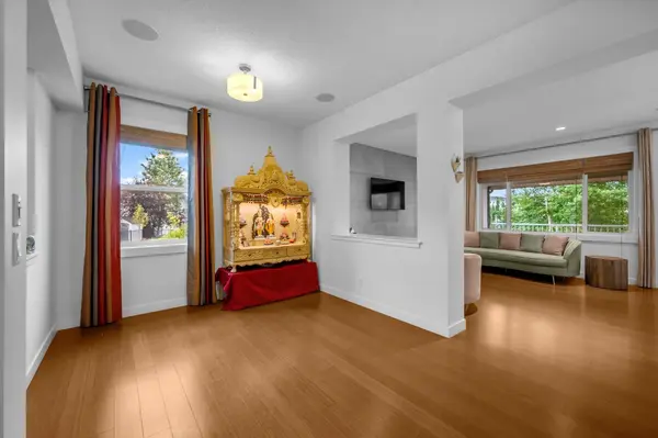 Calgary, AB T3M1M3,233 Cranarch Common SE