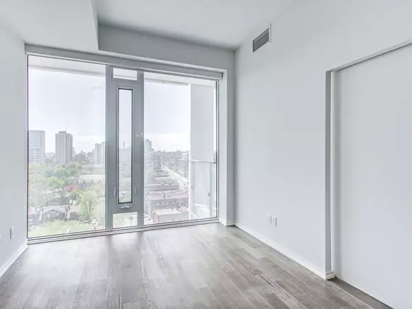 Toronto C10, ON M4S 0B2,8 Hillsdale AVE E #1525