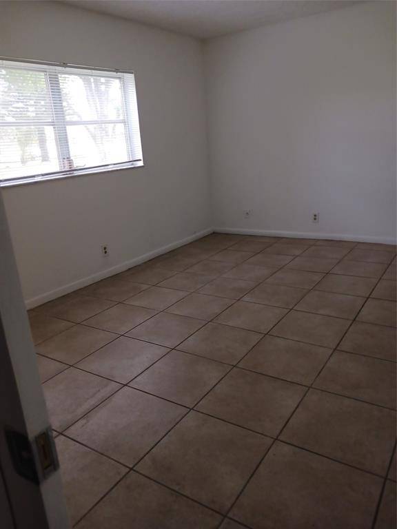 7605 W Atlantic Blvd #106, Margate, FL 33063