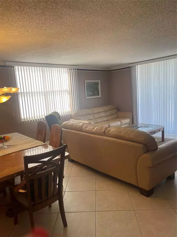 Hollywood, FL 33019,1401 S OCEAN DR #401